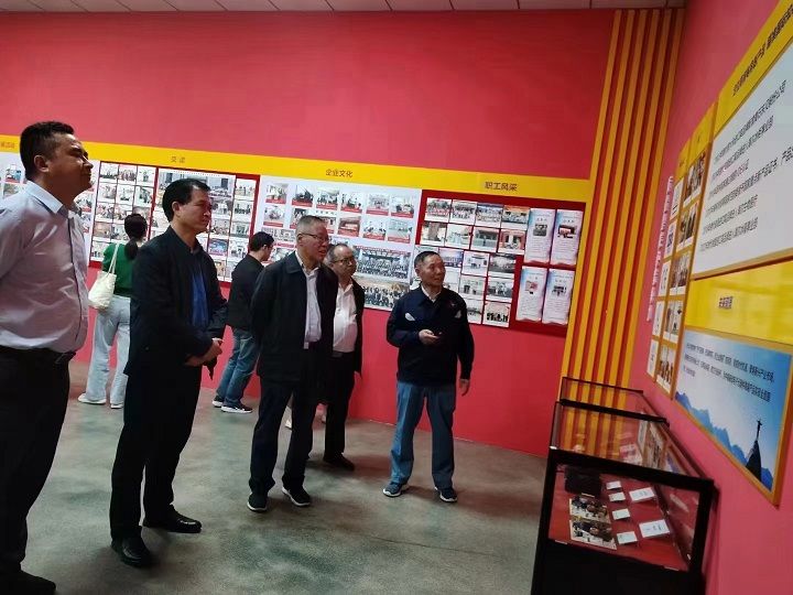安徽省經(jīng)信廳機(jī)關(guān)黨委支部、廳投資與改造技術(shù)改造處黨支部蒞臨公司開展主題黨日活動(dòng)